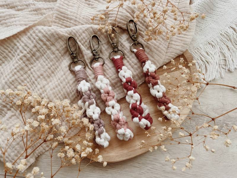 Makramee Schlüsselanhänger -Mory - || Geschenkidee Boho von Makrameearina