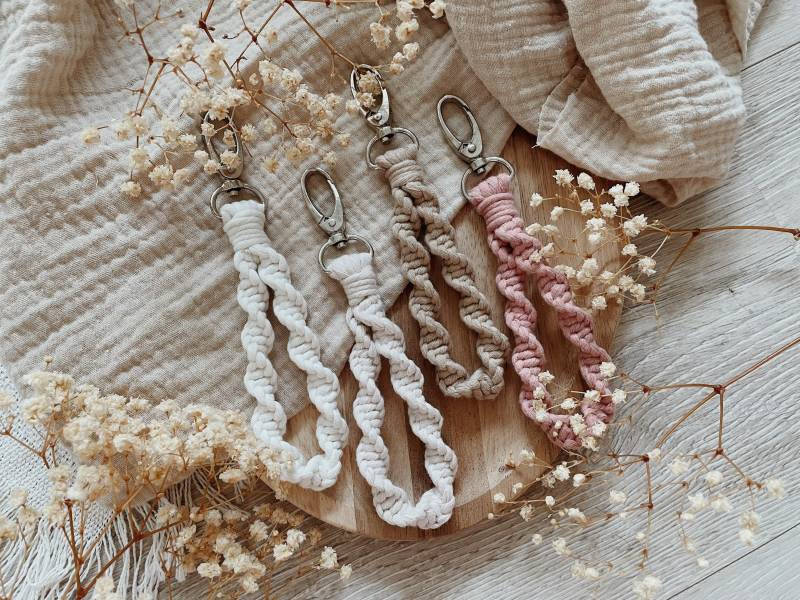 Makramee Schlüsselanhänger -Spirale - || Geschenkidee Boho von Makrameearina