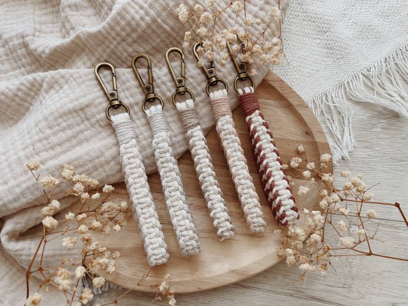 Makramee Schlüsselanhänger -Yulea - Zweifarbig || Geschenkidee Boho von Makrameearina