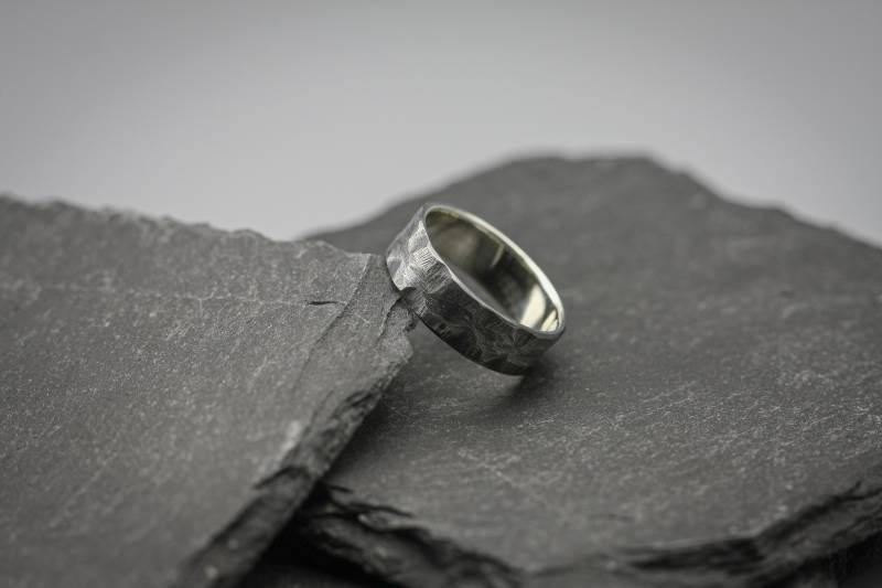 Handgemachter Herrenring Aus Oxidiertem Silber 925 von MaksimoffDesigns