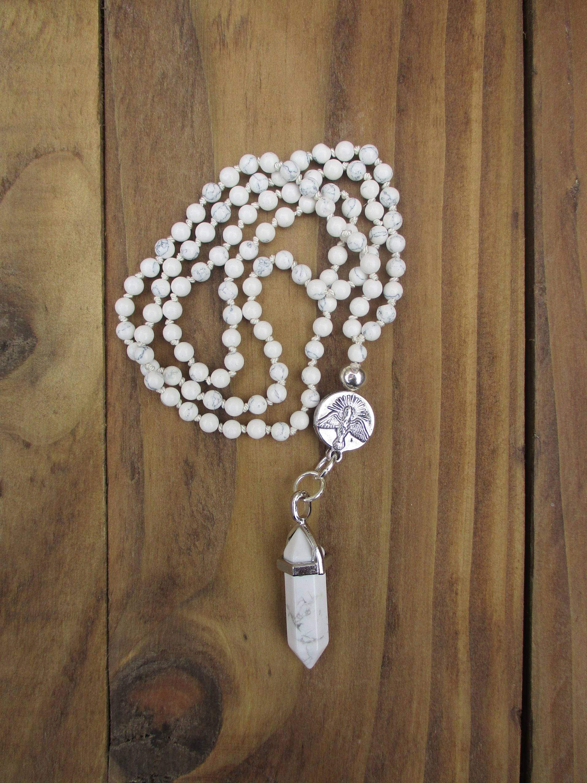 Howlith Halskette/Mala 108 Perlen Edelstein Handgeknüpft Anhänger Raben Charm Geduld Mini Weiße Howlith Halskette/Mala 108 Perlen Edelstein Handgeknüpft Anhänger Raben Charm Geduld Mini Weiße von MalaBazaar