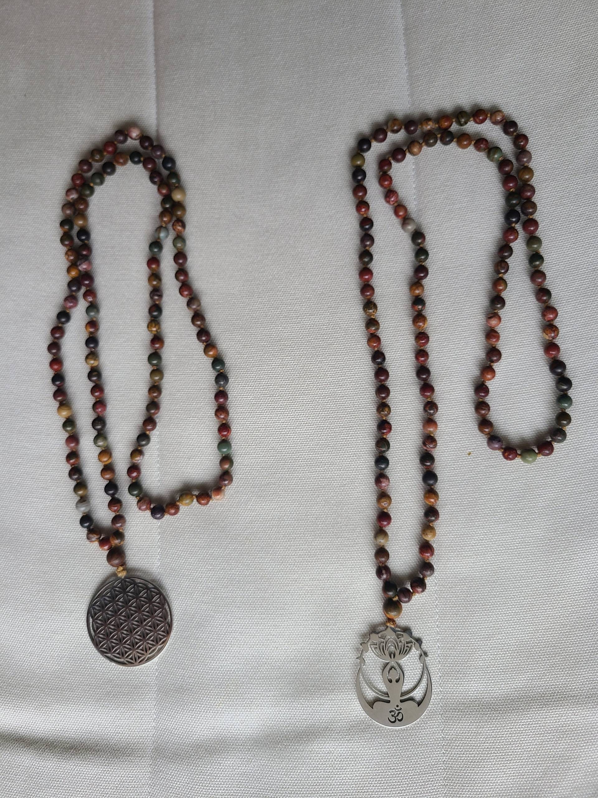 Mala 108 Perlen Aus Picasso-Jaspis Und Anhänger Edelstahl Mala 108 Perlen Aus Picasso-Jaspis Und Anhänger Edelstahl von MalaGems
