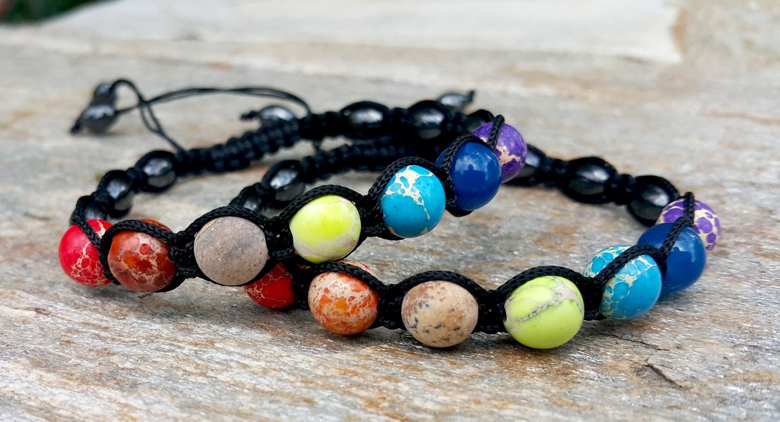 Handgemachtes Makramee Chakra Armband Jaspis, Achat & Hämatit von MalaLovebeads