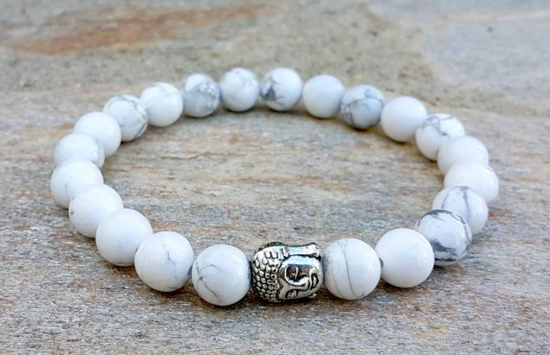 Weiße Howlith Buddha Armband, Yoga Schmuck, Edelstein Meditation Armband Mala von MalaLovebeads