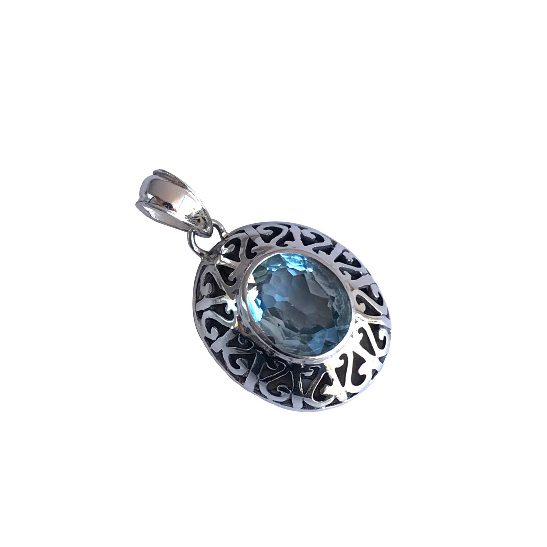 Sterling Silber Anhänger Mit 12 X 10 Mm Facettierten Blautopas Stein | 30 Lang 20 Breit Gewicht 5, 61 Gramm von Maldija
