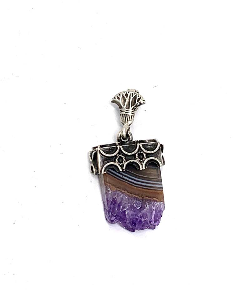 sterling Silber Rechteck Amethyst Scheibe Anhänger 1, 5 "Lang & 0, 75" Breit Gewicht 8.68 Gramm sterling Silber Rechteck Amethyst Scheibe Anhänger 1, 5 "Lang & 0, 75" Breit Gewicht 8.68 Gramm von Maldija