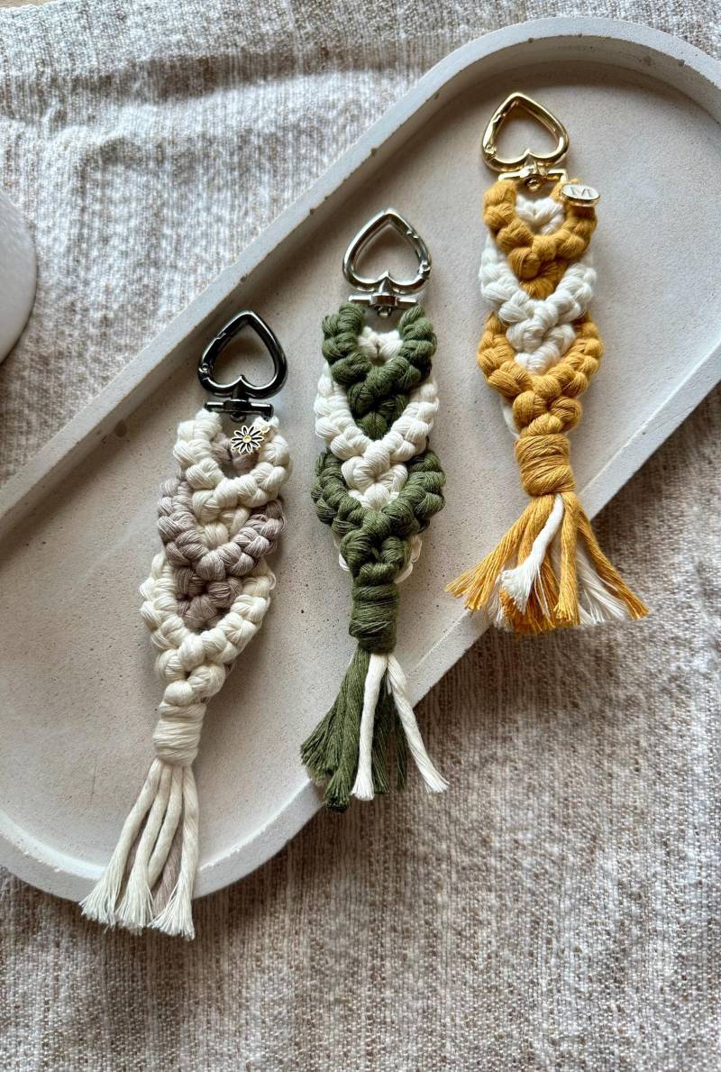 Makramee Schlüsselanhänger || Mit Personalisierung Geschenkidee Boho Personalisiert von MaleDecor