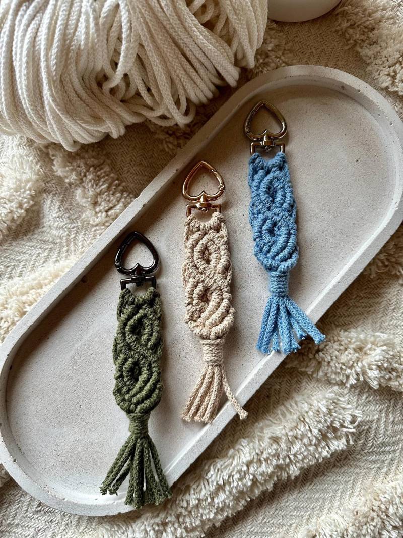 Schlüsselanhänger Makramee || Boho Geschenkidee Geschenk Weihnachtsgeschenk Taschenanhänger von MaleDecor