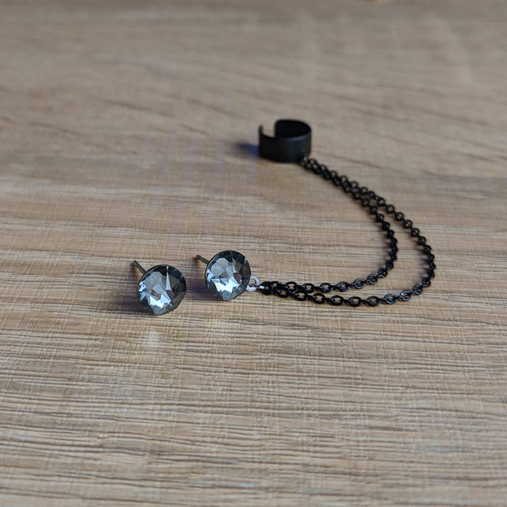 Kette Manschette Ohrringe, Schwarze Ohrmanschette, Kristall Ohrstecker, Geschenk Für Frauen Kette Manschette Ohrringe, Schwarze Ohrmanschette, Kristall Ohrstecker, Geschenk Für Frauen von MaleenaJewelry