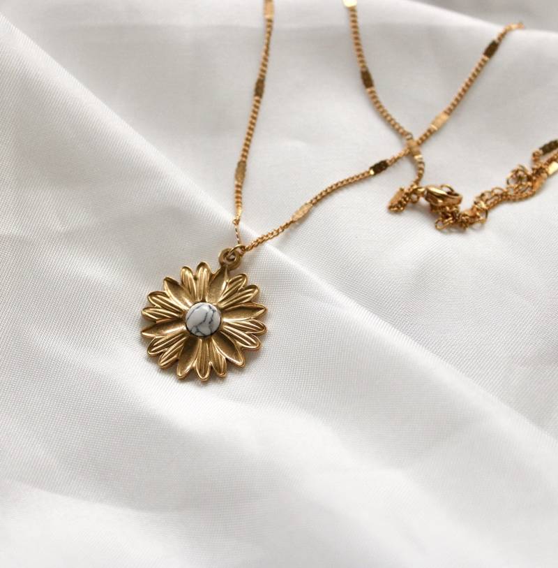 Blumen Kette Gold Mit Blumenanhänger Aus Edelstahl 14K Vergoldet Santana Halskette von MaliaJewelryDE