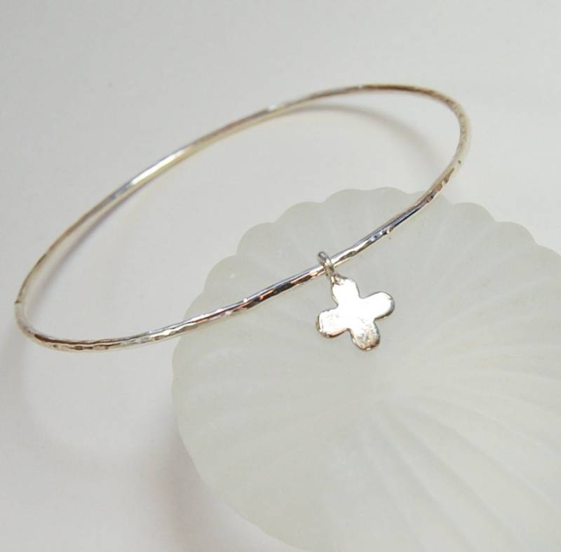 Handgemachter Sterling Silber Kreuz Armreif Religiöses Stapel Armband von MalibuJewel