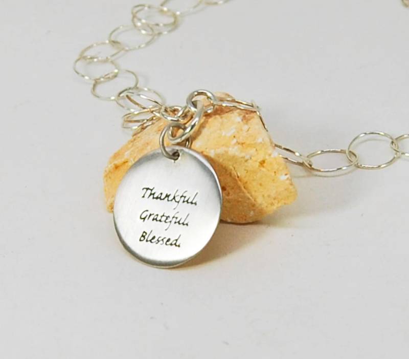 Silber Charm Kette | Inspirierender Schmuck Stapelkette Gravierte Scheibe Anhänger Sterling von MalibuJewel