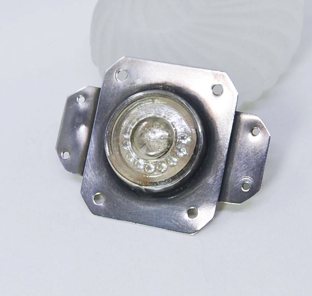 Unisex Silber Brosche | Ooak Handwerker Pin Upcycled Vintage Knopf Boho Schmuck von MalibuJewel