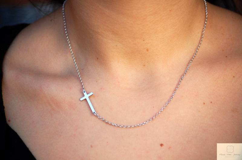 sterling Silber Seitlich Kreuz Halskette Religiöser Schmuck Geschenk sterling Silber Seitlich Kreuz Halskette Religiöser Schmuck Geschenk von MalibuVibesJewelry
