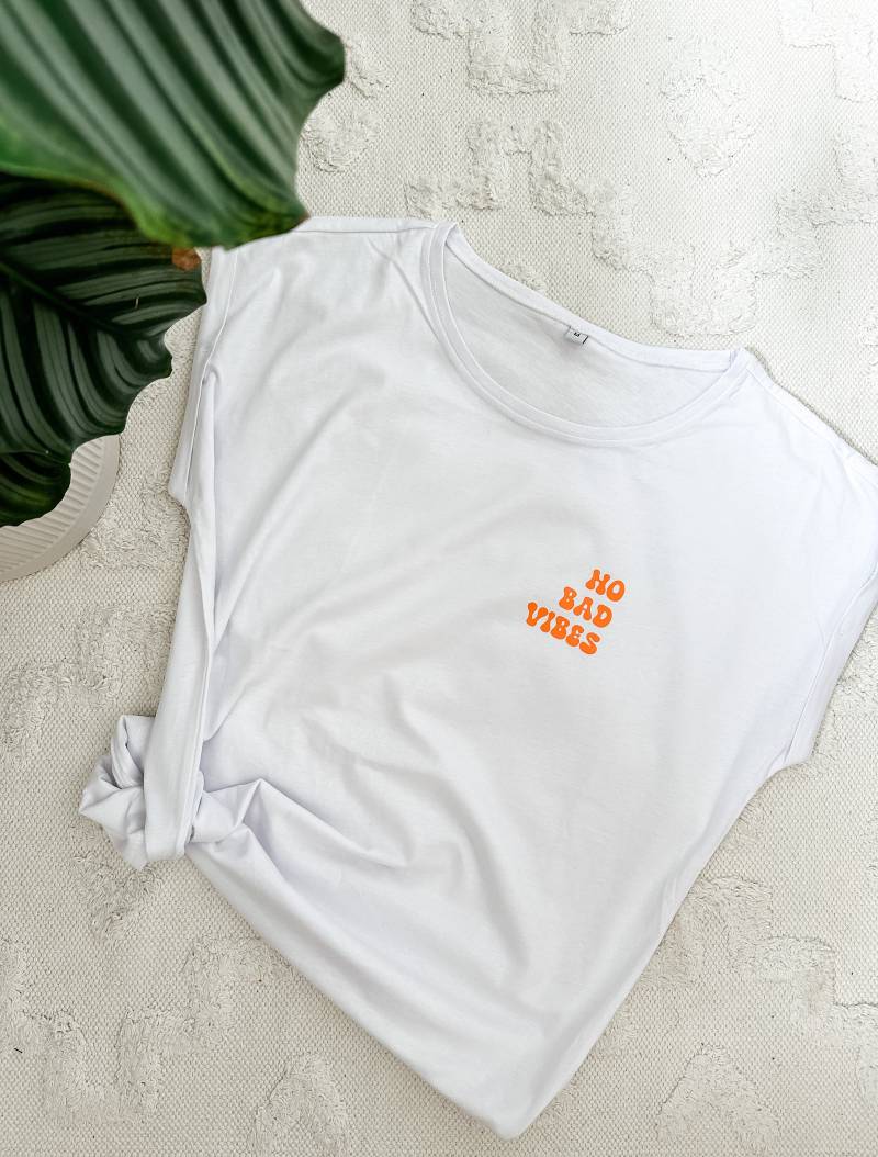 T-Shirt "No Bad Vibes" Weiß - Loose Fit von MalinskyDesign
