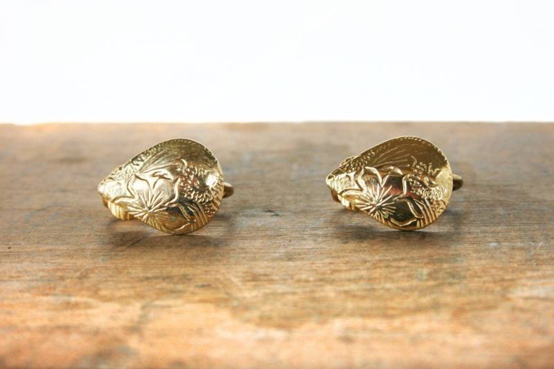 Vintage Goldfarbene Tropfen Ohrclips Vintage Goldfarbene Tropfen Ohrclips von MallardVintage