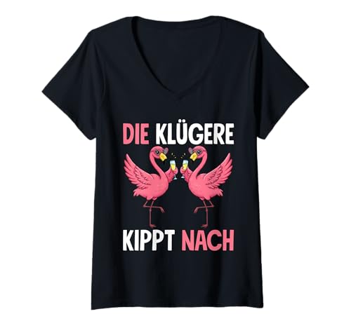 Damen Die Klügere Kippt Nach Malle Mädels JGA Flamingo Geschenk T-Shirt mit V-Ausschnitt Damen Die Klügere Kippt Nach Malle Mädels JGA Flamingo Geschenk T-Shirt mit V-Ausschnitt von Mallorca Party Urlaub Outfit Geschenk