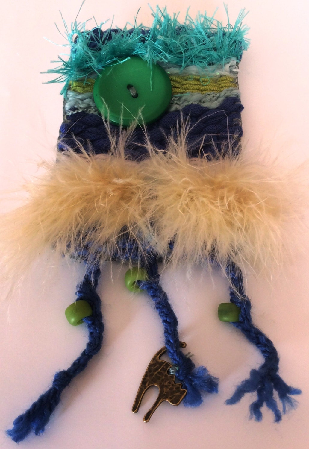 Gewebte Brosche 1 "Die Katze Hat Die Creme" Gewebte Brosche 1 "Die Katze Hat Die Creme" von MalloryGalleryArts