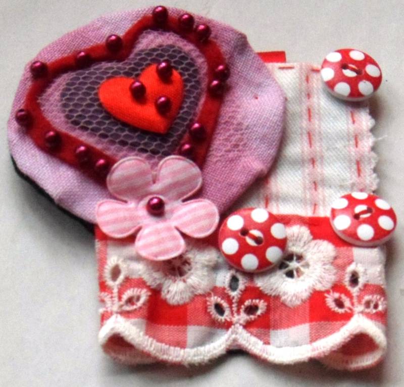 Textil Valentine Brosche "Liebe Mich Immer" Textil Valentine Brosche "Liebe Mich Immer" von MalloryGalleryArts