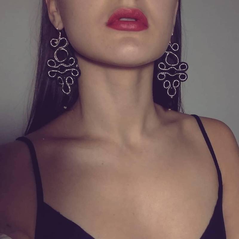 Schwarz Und Gold Rose Soutache Ohrringe, Ohrringe 2019 Einzigartige Kronleuchter Modestil Schwarz Und Gold Rose Soutache Ohrringe, Ohrringe 2019 Einzigartige Kronleuchter Modestil von MaloCraftsShop