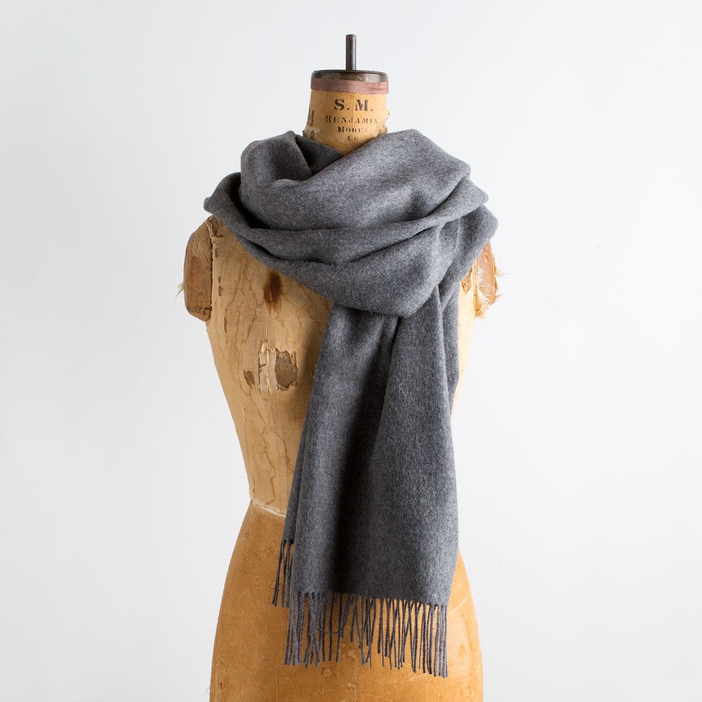Maloca 100% Baby Alpaka Übergroßer Schal Schal-Kohle, Kuschelweich, Warm Und Leicht ... Das Perfekte Geschenk Maloca 100% Baby Alpaka Übergroßer Schal Schal-Kohle, Kuschelweich, Warm Und Leicht ... Das Perfekte Geschenk von MalocaAlpaca
