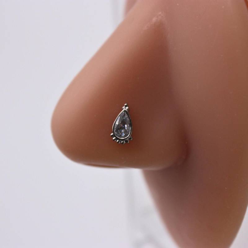 Nasenpiercing Tropfen Zirkonia - Nasenstecker Chirurgenstahl Silber Funkelnder Nasenschmuck Damen Tropfenform Piercing L Shape Stud Nasenpiercing Tropfen Zirkonia - Nasenstecker Chirurgenstahl Silber Funkelnder Nasenschmuck Damen Tropfenform Piercing L Shape Stud von GlowingMood