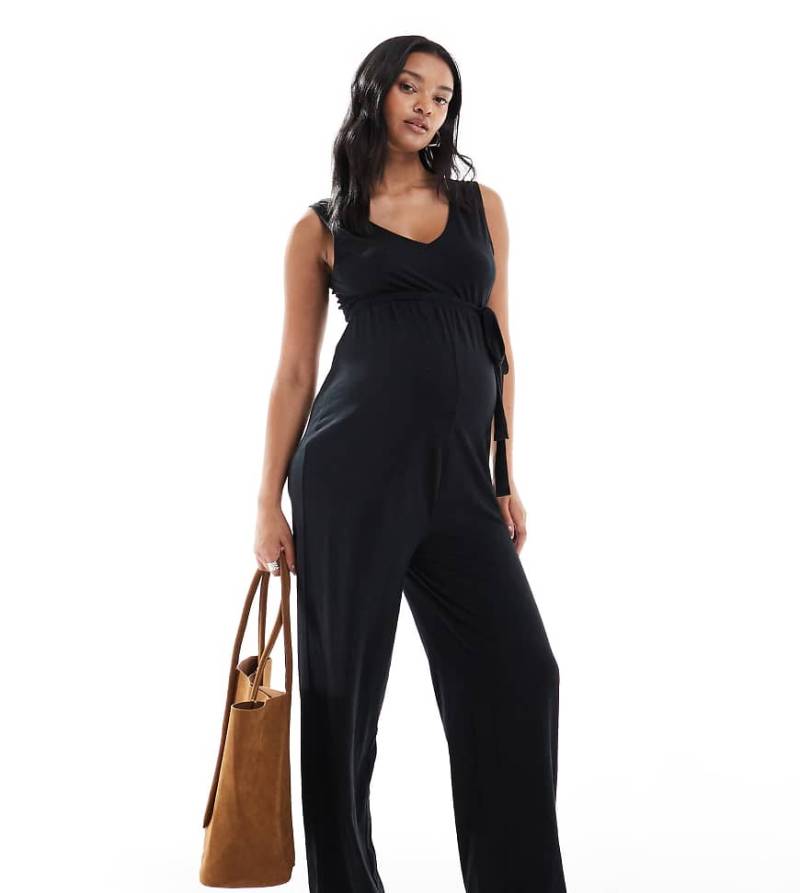 Mama. licious Maternity - Jumpsuit aus Jersey in Schwarz mit Taillenschnürung, weitem Bein und V-Ausschnitt von Mama.licious