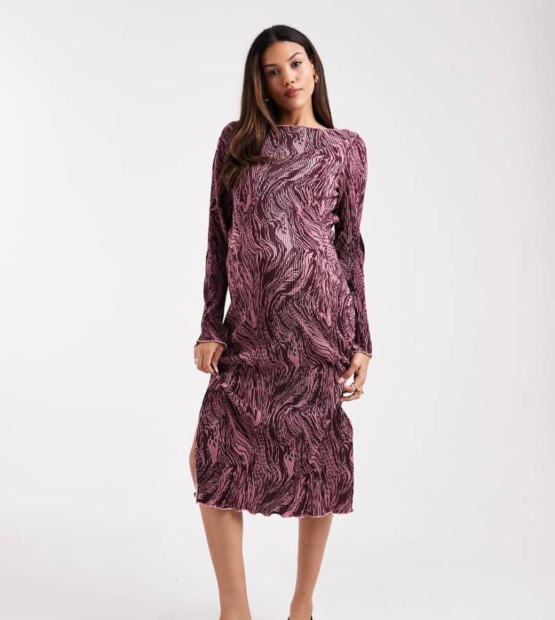 Mama. licious Maternity - Plissiertes Midikleid mit U-Boot-Ausschnitt und Tierfellmuster in Burgunderrot und Rosa von Mama.licious