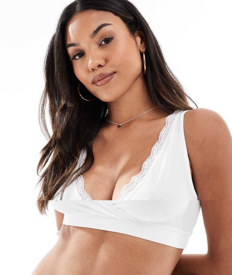 Mamalicious Maternity - 2er-Pack Schlaf-BHs in Schwarz und Weiß mit Still-Funktion und Spitzenborte Mamalicious Maternity - 2er-Pack Schlaf-BHs in Schwarz und Weiß mit Still-Funktion und Spitzenborte von Mama.licious