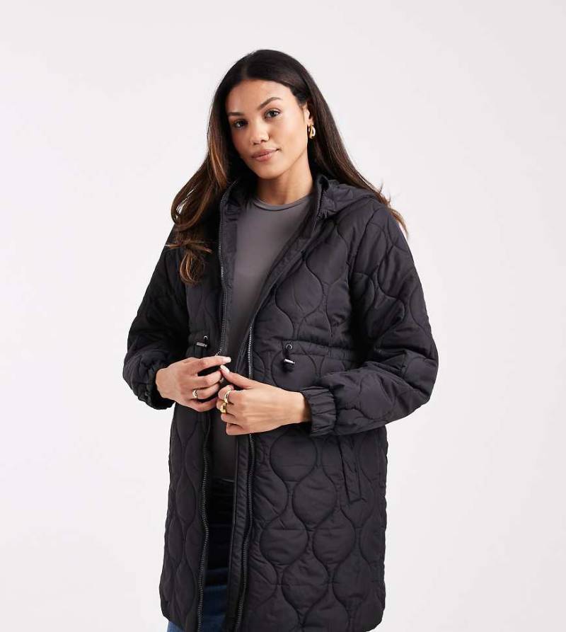 Mamalicious Maternity - 3-in-1 Umstandsjacke in Schwarz Zwiebelsteppung und mit abnehmbarer Vorderseite von Mama.licious