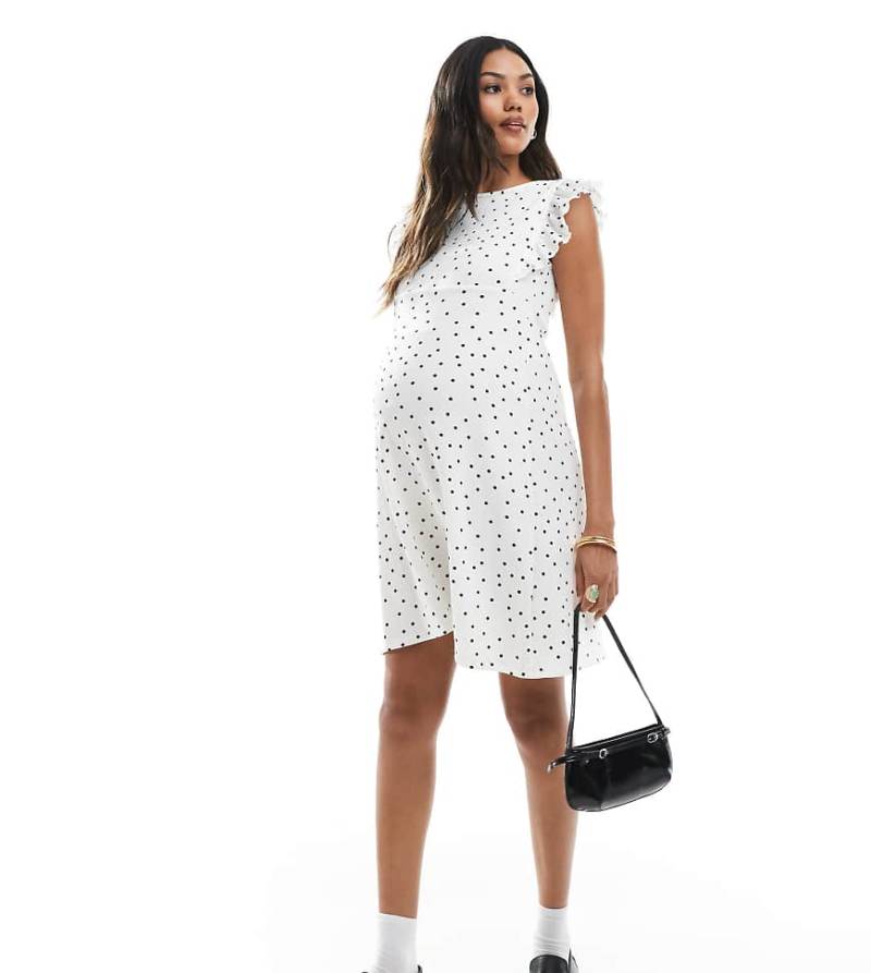 Mamalicious Maternity - Knielanges Jerseykleid in Weiß gepunktet mit Rüschen von Mama.licious