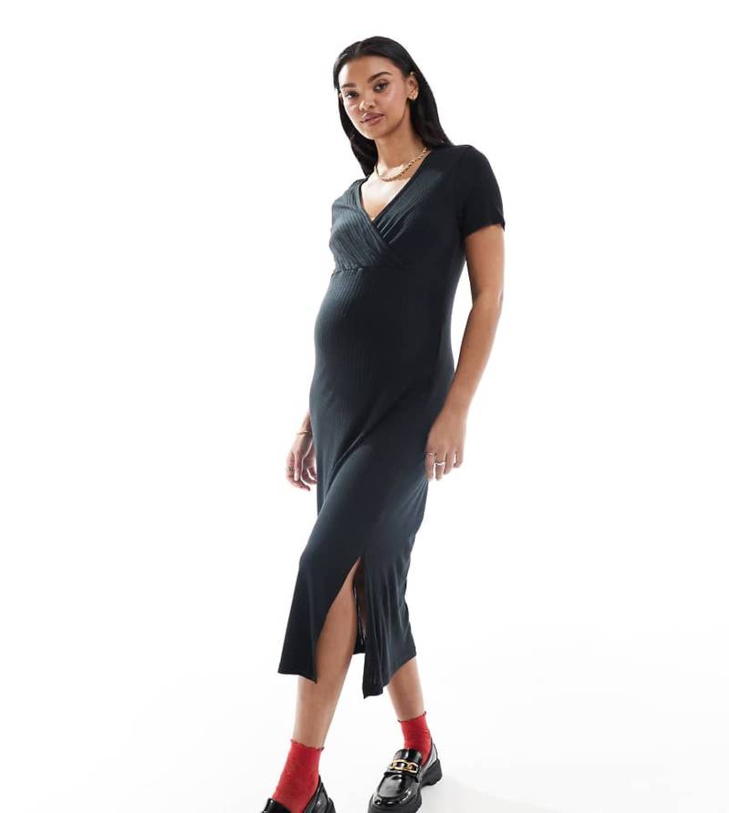Mamalicious Maternity - Kurzärmliges, geripptes Jersey-Maxikleid in Schwarz, Umstandsmode von Mama.licious