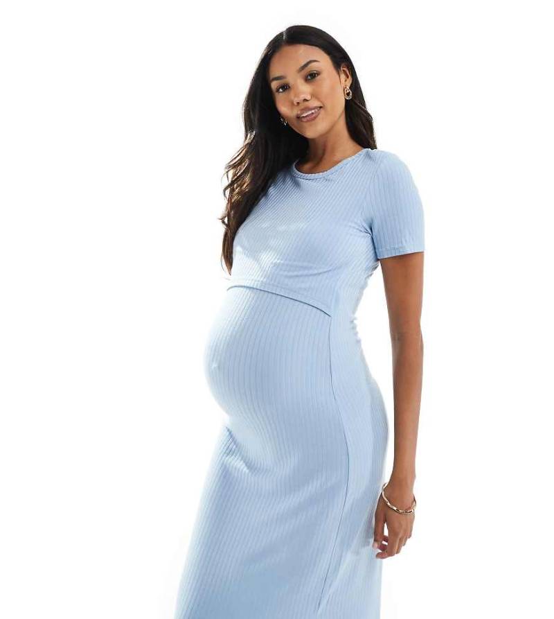 Mamalicious Maternity - Kurzärmliges Maxikleid aus Jersey in Blau mit verdecktem Still-Overlay, Umstandsmode von Mama.licious