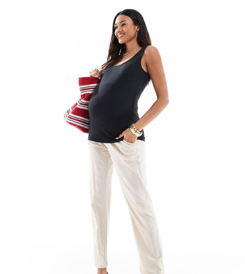 Mamalicious Maternity - Leichte Sommerhose in Creme mit weitem Schnitt und Unterbauchbund-Weiß von Mama.licious
