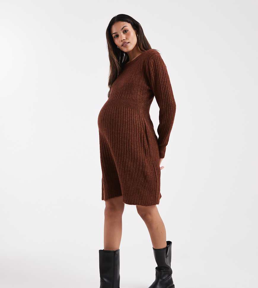 Mamalicious Maternity - Minikleid in ausgestellter Passform aus braunem Rippstrick, Umstandsmode-Orange von Mama.licious