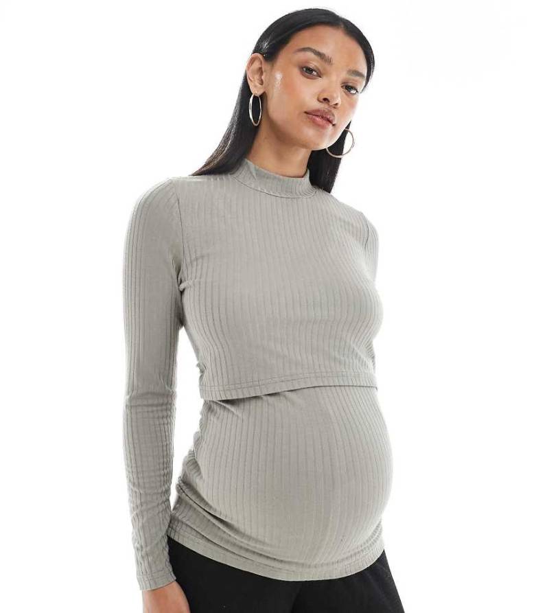 Mamalicious Maternity - Oberteil aus geripptem Jersey in Khaki mit Stehkragen und verdeckter Stillfunktion-Neutral von Mama.licious