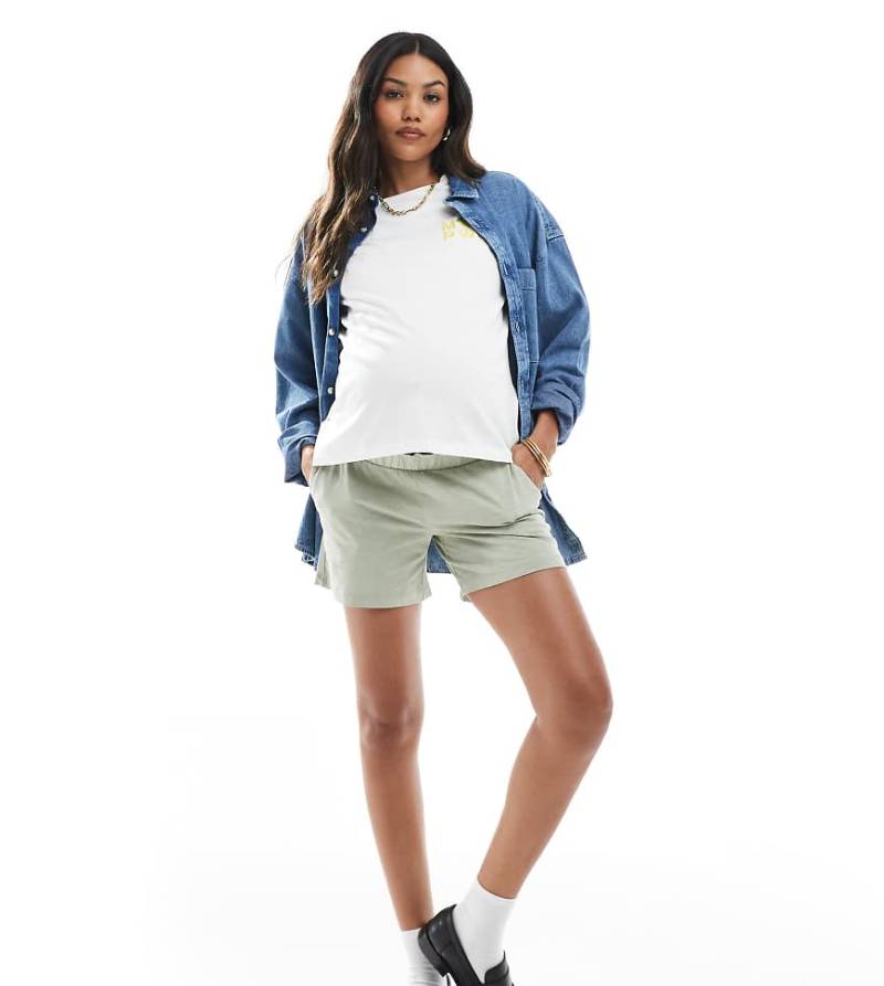 Mamalicious Maternity - Shorts in Khaki mit Unterbauchbund-Grün von Mama.licious