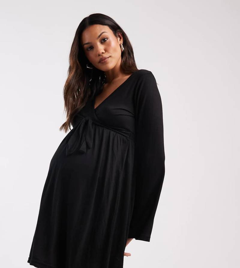 Mamalicious Maternity - Weiches Jersey-Kleid in Schwarz mit stillfreundlichem Wickeldetail von Mama.licious