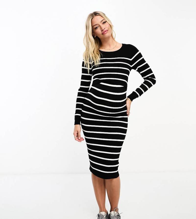 Mamalicious - Umstandsmode - Doppellagiges Midikleid mit schwarzen und weißen Streifen von Mama.licious