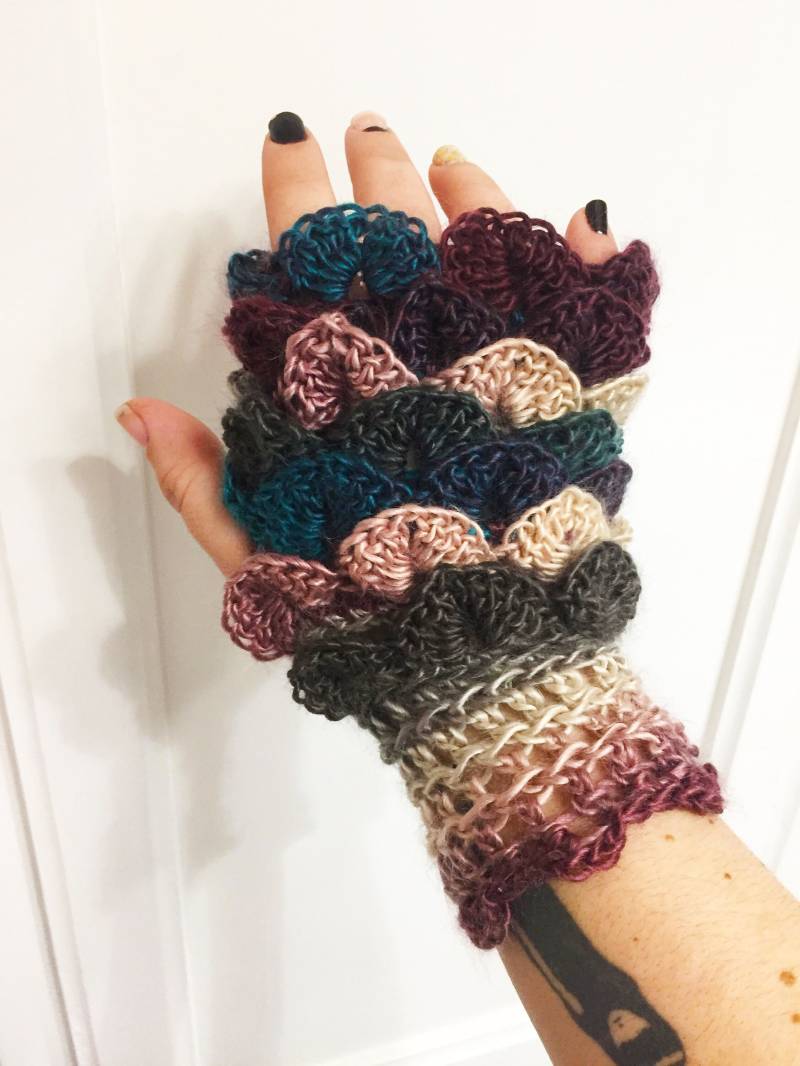 Dragon Scale Fingerlose Handschuhe von MamaCassCrochet