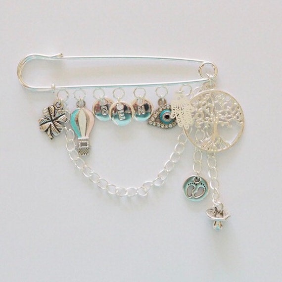 Anstecknadel Mit 10 Charms, Kinderwagen Pin, Baby Brosche, Mädchen, Junge, Babyshower, Zur Geburt, Personalisiertes Geschenk von MamaDoBlessings