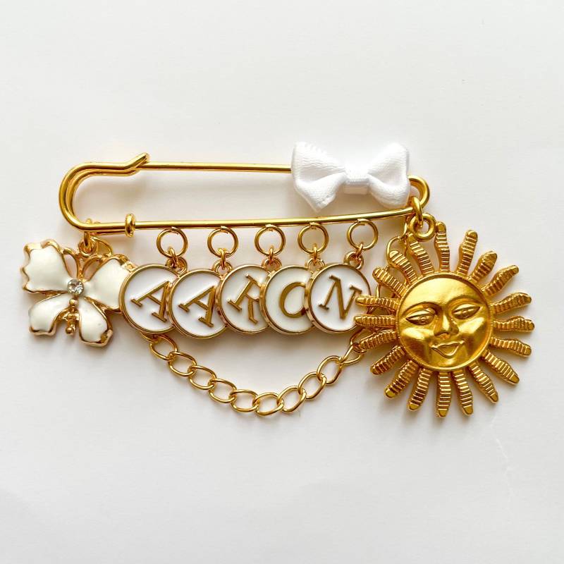 Anstecknadel Mit 7 Charms, Kinderwagen Pin, Baby Brosche, Mädchen, Junge, Babyshower, Zur Geburt, Personalisiertes Geschenk von MamaDoBlessings