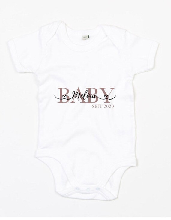 Babybody Baby Mit Namen, Weiß, Größe 3-6 Monate von MamaDoBlessings