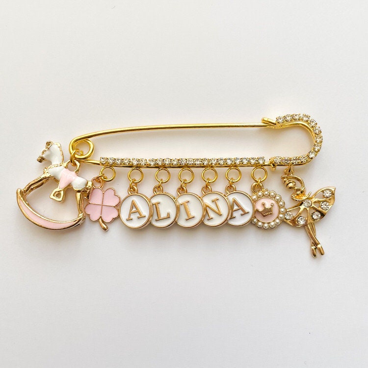 strassnadel Mit 9 Charms, Kinderwagen Pin, Baby Brosche, Mädchen, Junge, Zur Geburt, Anstecknadel, Personalisiertes Geschenk von MamaDoBlessings