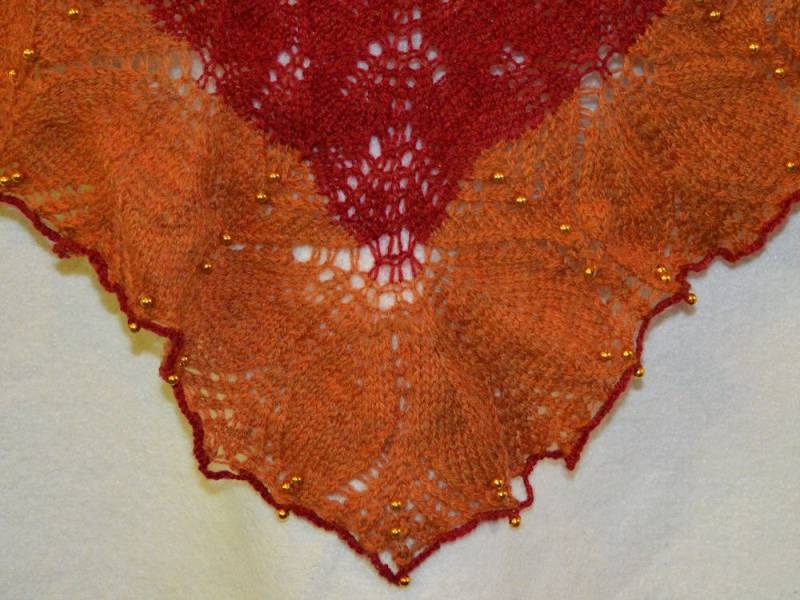 Wulstige Haruni Shawl Wulstige Haruni Shawl von MamaMadronaKnits