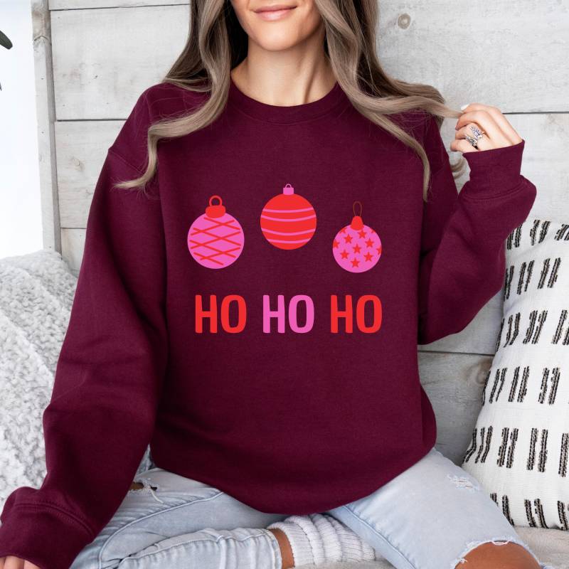 Retro Christmas Sweatshirt Women Pink Red Holiday Sweater Cute Xmas Pullover Cozy Gift For Her Vintage von MamaMausundCo
