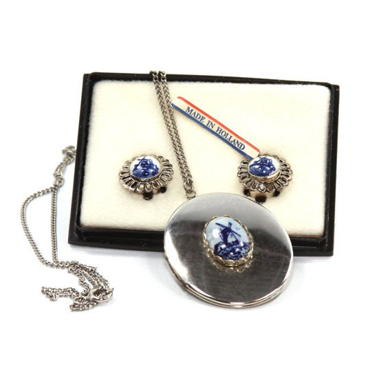 Delft Schmuck Locket Und Ohrringe Set Delft Schmuck Locket Und Ohrringe Set von MamaMotherlode