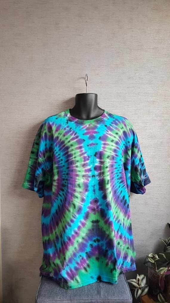 2Xl Tie Dye T-Shirt, Herren Größe Xxl Shirt, Trippy Tye Plus Size Festival Dye, Baumwolle Handmade Shirt von MamaPcreative