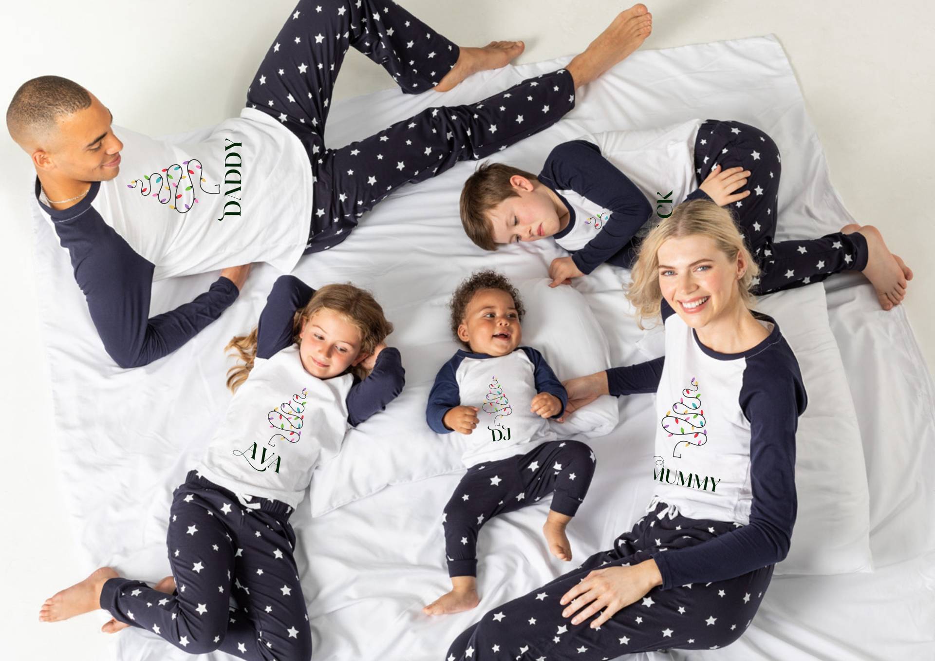 Personalisierte Familie Passenden Weihnachten Pjs Pyjamas Festlich - Ihre Name Weihnachtsbaum Lichter Navy Sterne, Lange Ärmel, Ihr von MamaandMeGB