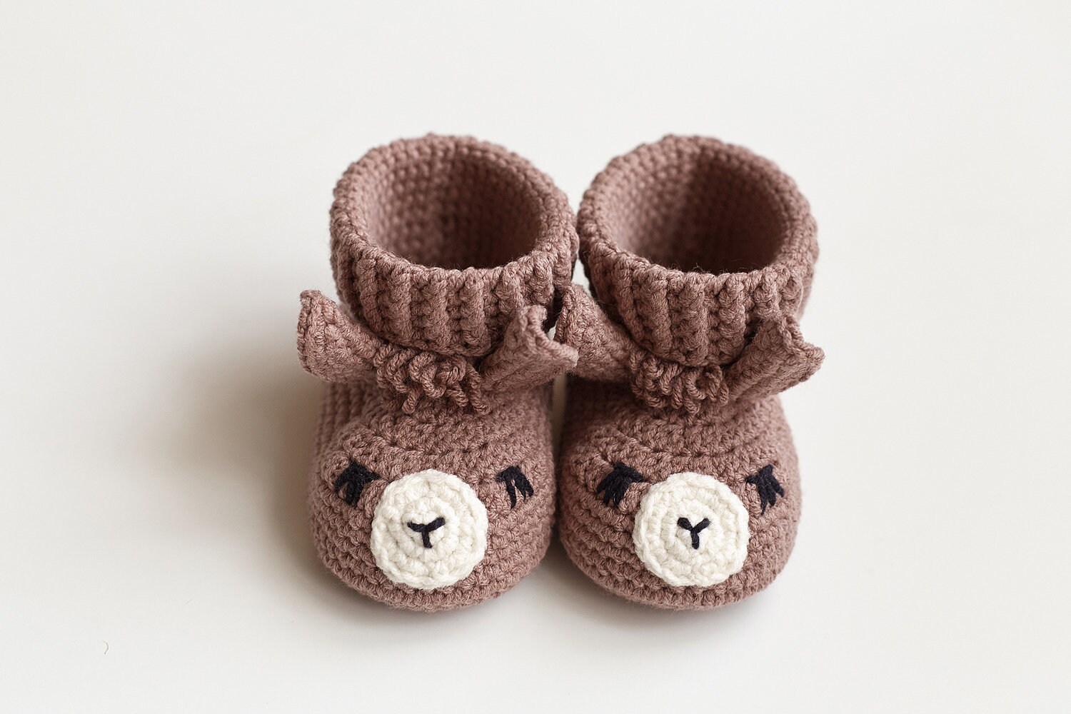 Neugeborenen Schuhe Gehäkelte Baby Krippe Braun Lama Alpaka Booties Für Mädchen Jungen Einzigartiges Bio Nach Hause Kommen Outfit Die Neue Mutter von MamalamaKids